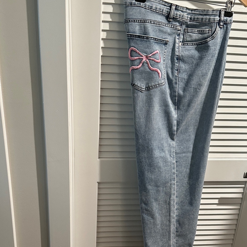 NWT Telepatia High Rise Wide Leg Acid Wash Five Pocket Jeans w/Pink Ribbons.